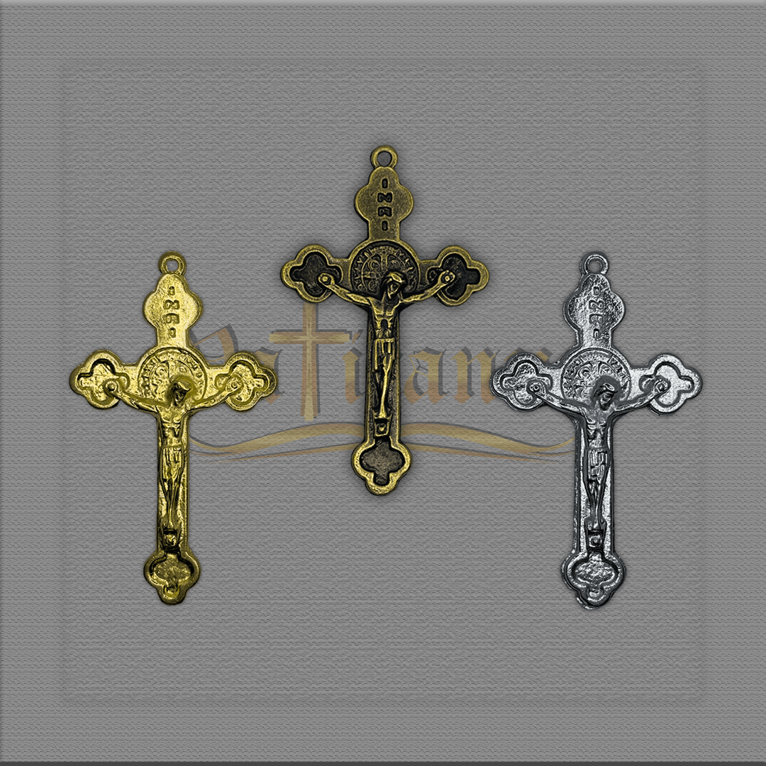 Crucifixo de São Bento para montagem de terços Tamanho: 5,5cm x 3,3cm 
